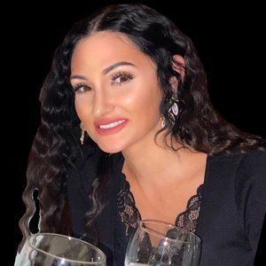 Meet Your Posher Natasha at Beaches To Peaches